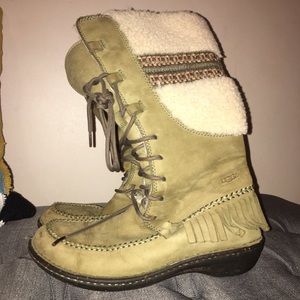 Calf high vintage Ugg boots